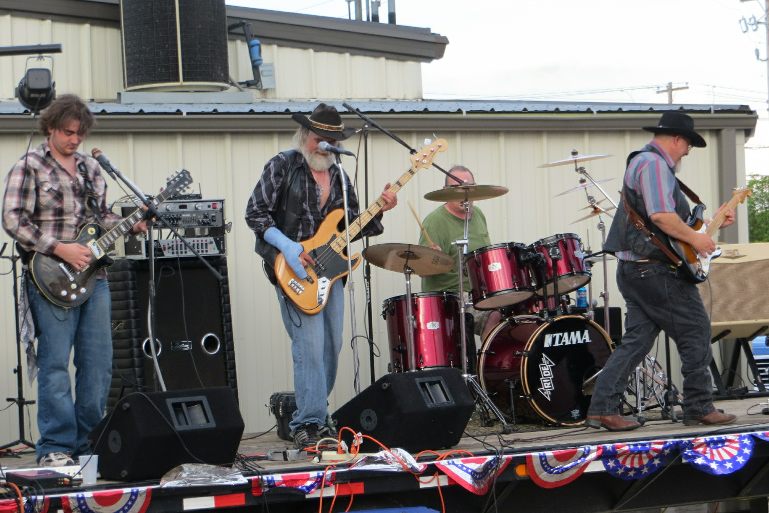 Live Music in Pierce, Nebraska - Northeast Nebraska Band Rivermill Express performing live at Jo Jo's in Pierce, NE